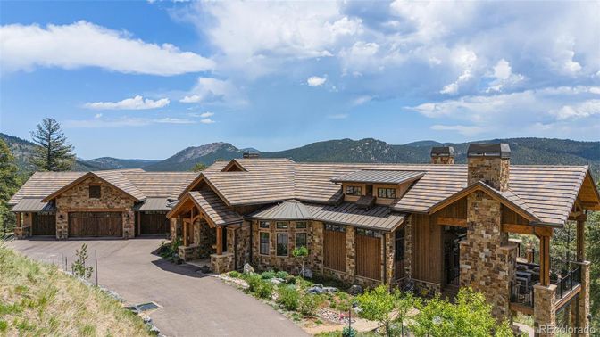 Attached, Exterior, Facade, Log Home
