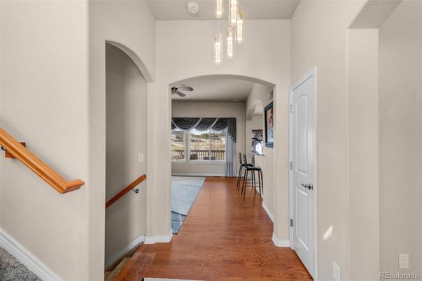 Interior, Pendant Lights, Wood Texture Flooring