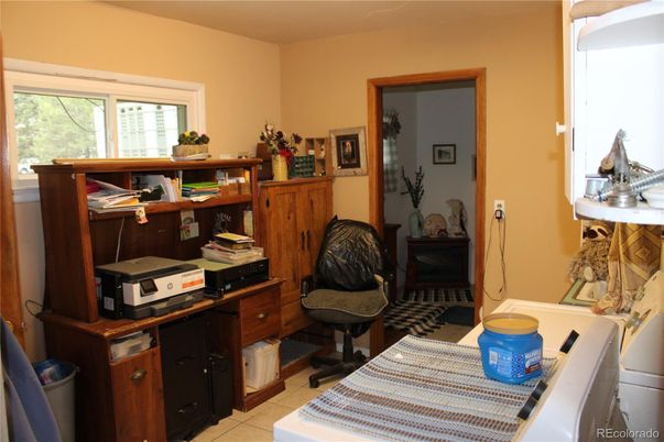 Home Office, Interior