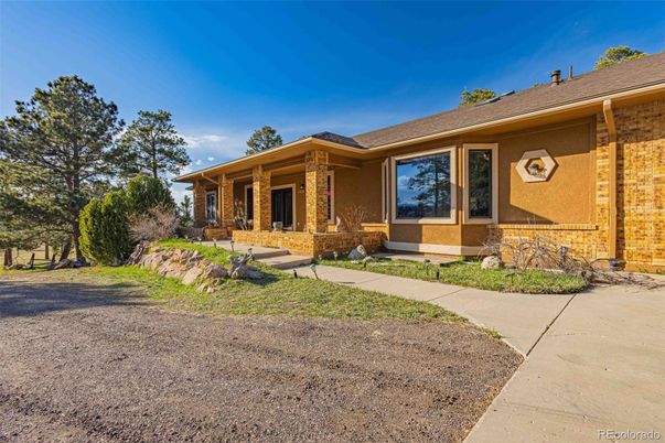 Backyard, Exterior, Facade, Brick Facade, Ranch