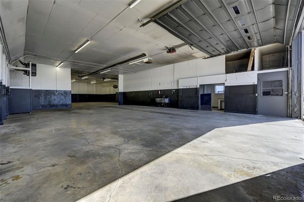 Garage, Interior