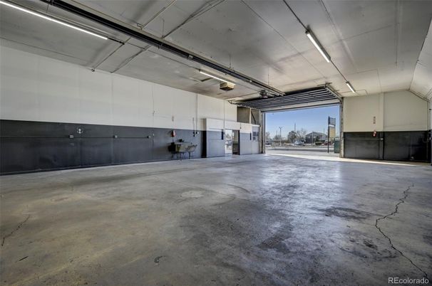 Garage, Interior