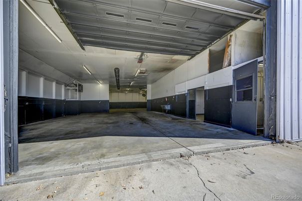 Garage, Interior