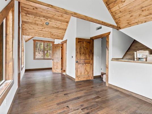 Empty room, Interior, Wooden Ceilings, Wood Texture Flooring
