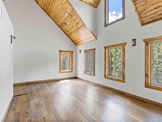 Empty room, Interior, Wooden Ceilings, Wood Texture Flooring