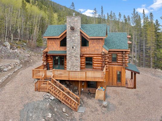 Exterior, Facade, Log Home