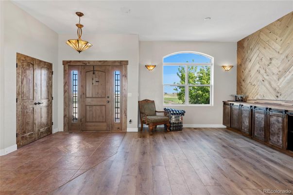 Interior, Pendant Lights, Wood Texture Flooring