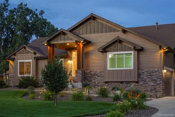 Attached, Exterior, Facade, American Craftsman
