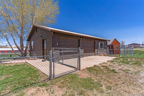Detached Garage, Exterior