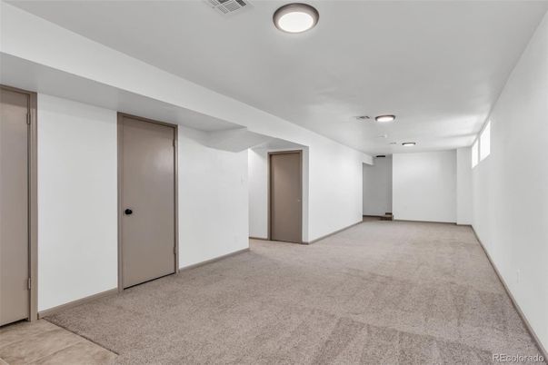 Empty room, Interior, Recessed Lighting
