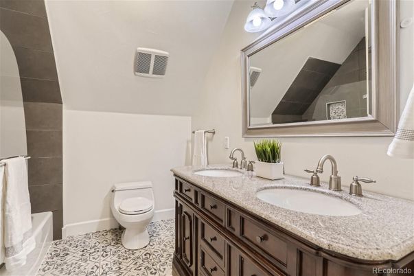 Bathroom, Dual Sink Vanities, Interior