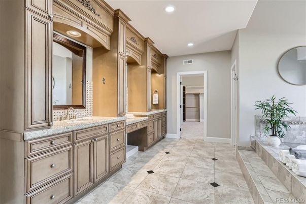 Bathroom, Dual Sink Vanities, Interior, Recessed Lighting