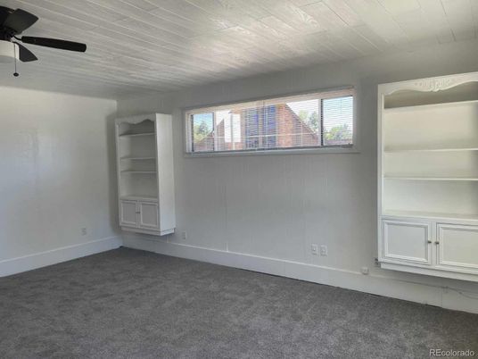 Empty room, Interior, Wooden Ceilings