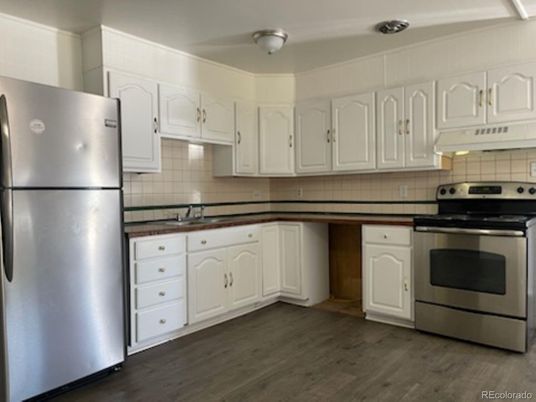 Interior, Kitchen, Stainless Steel Appliances, Wood Texture Flooring