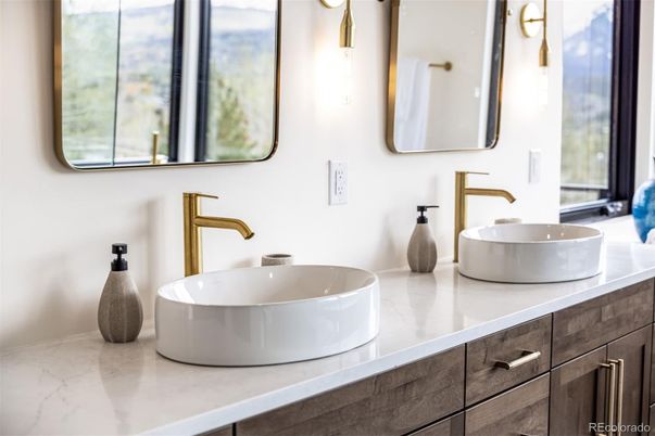 Bathroom, Dual Sink Vanities, Interior