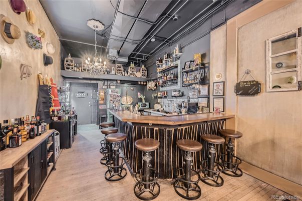 Interior, Pendant Lights, Wood Texture Flooring