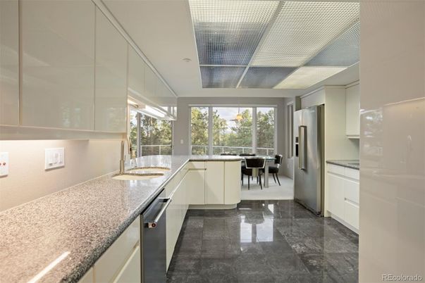 Dining room, Interior, Kitchen, Recessed Lighting, Stainless Steel Appliances