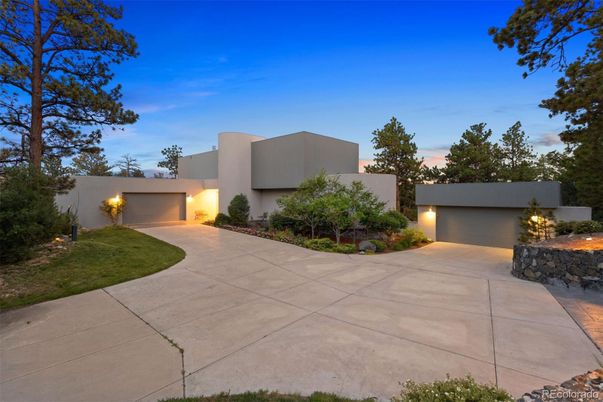 Attached, Backyard, Exterior, Facade, Modern