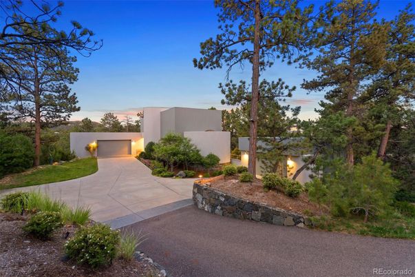 Attached, Backyard, Exterior, Facade, Modern