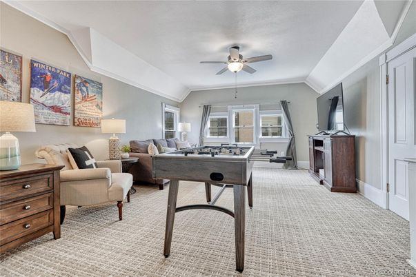 Billiard Table, Game Room, Interior