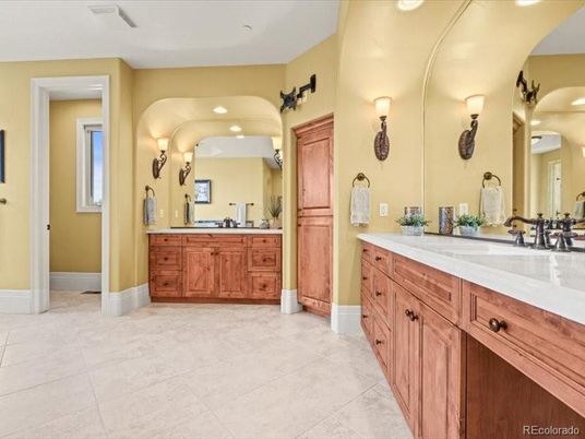 Bathroom, Dual Sink Vanities, Interior, Recessed Lighting
