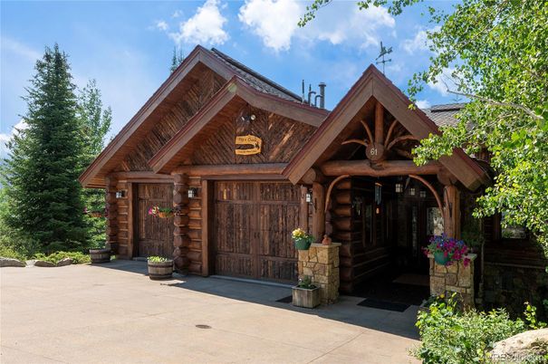 Attached, Exterior, Facade, Log Home