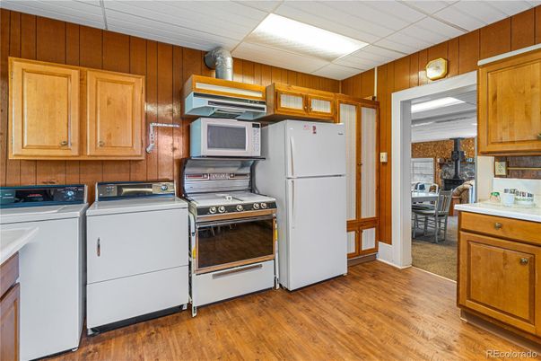 Dining room, Interior, Kitchen, Washer, Wood Texture Flooring