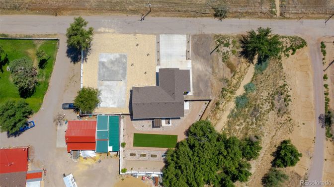 Exterior, Drone