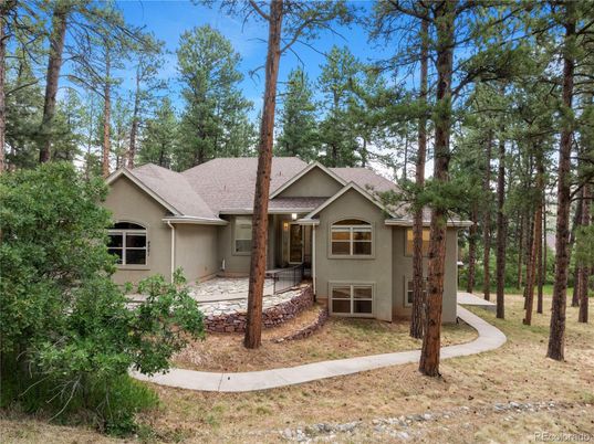 Exterior, Facade, Ranch