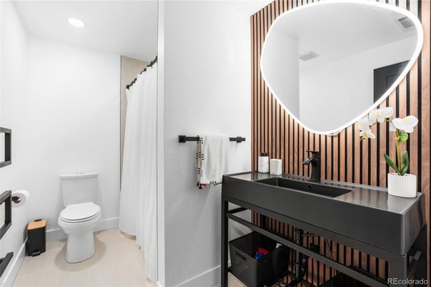 Bathroom, Interior, Recessed Lighting