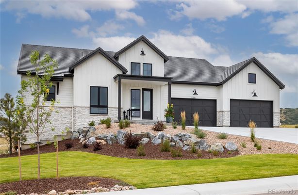 Attached, Exterior, Facade, Farmhouse