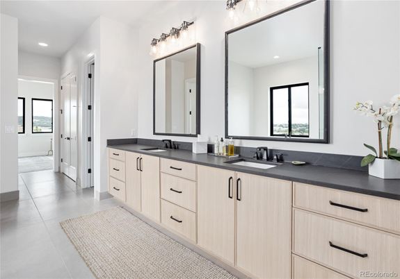 Bathroom, Dual Sink Vanities, Interior, Recessed Lighting
