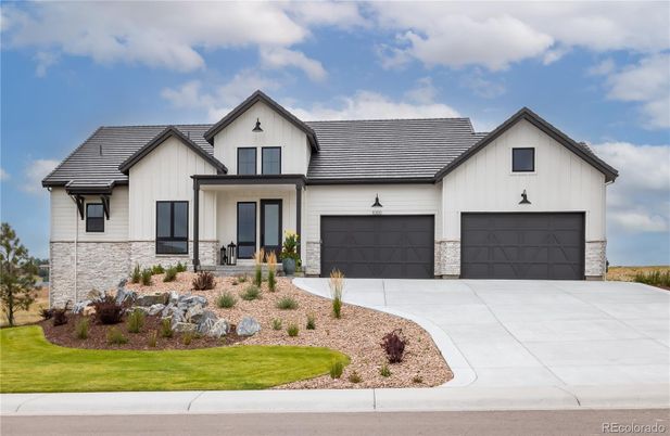 Attached, Exterior, Facade, Farmhouse