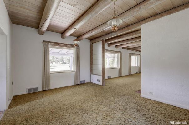 Empty room, Interior, Pendant Lights, Wooden Beams, Wooden Ceilings