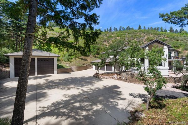 Detached Garage, Exterior