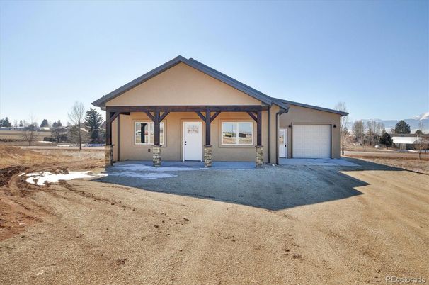 Attached, Backyard, Exterior, Facade, American Craftsman