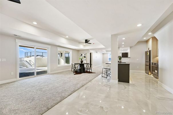 Dining room, Interior, Kitchen, Recessed Lighting