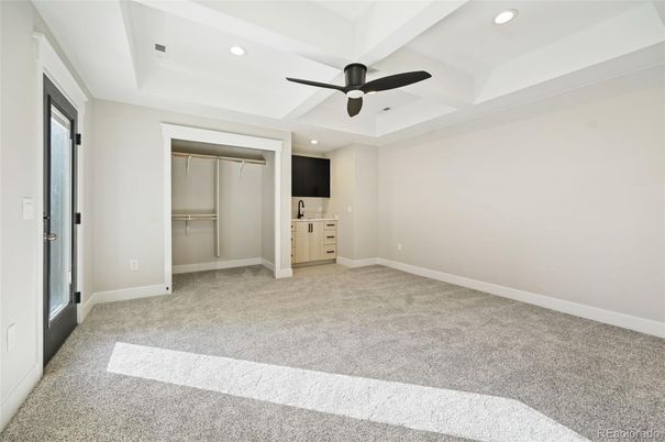Empty room, Interior, Recessed Lighting