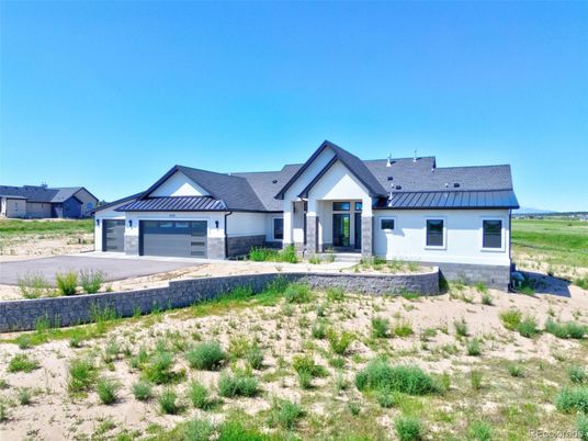 Attached, Exterior, Facade, Farmhouse