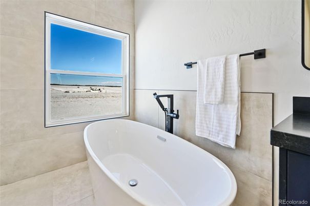 Bathroom, Free Standing Baths, Interior, Water