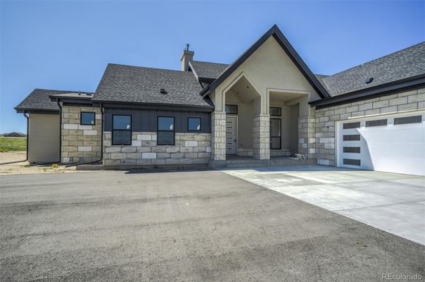 Attached, Exterior, Facade, Ranch