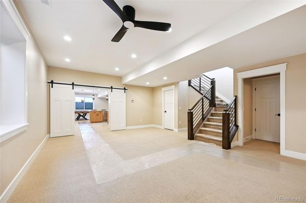 Empty room, Interior, Recessed Lighting