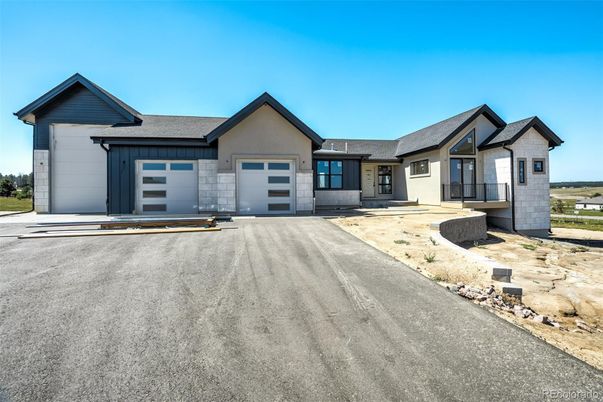 Attached, Exterior, Facade, Ranch