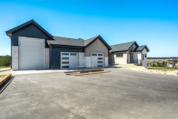 Attached, Exterior, Facade, Ranch