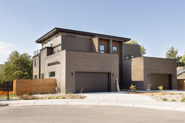 Attached, Exterior, Facade, Brick Facade, Modern