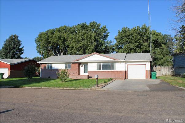 Attached, Exterior, Facade, Brick Facade, Ranch