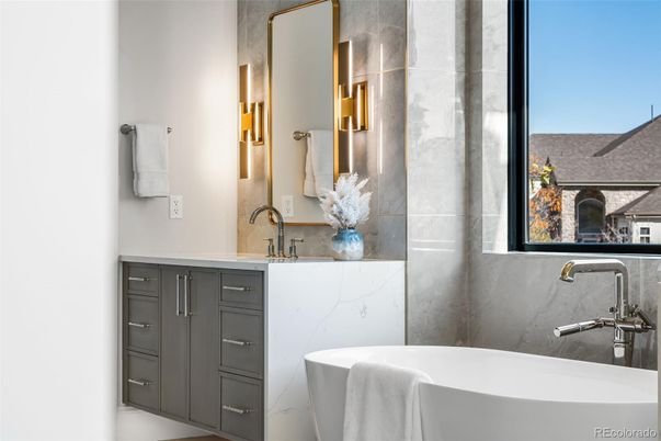Bathroom, Free Standing Baths, Interior