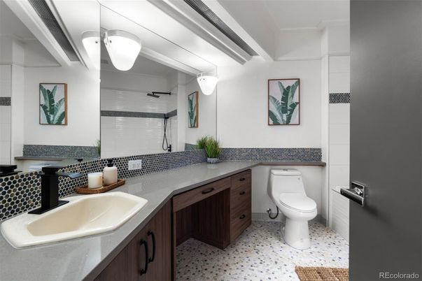 Bathroom, Dual Sink Vanities, Interior