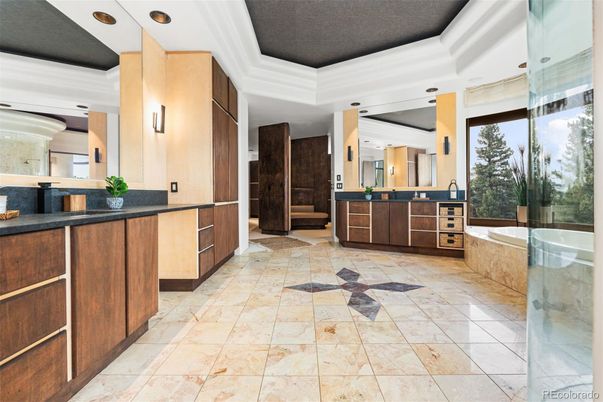 Bathroom, Dual Sink Vanities, Interior, Recessed Lighting