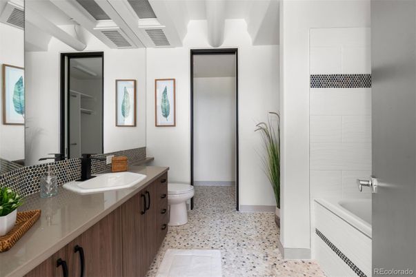 Bathroom, Dual Sink Vanities, Interior
